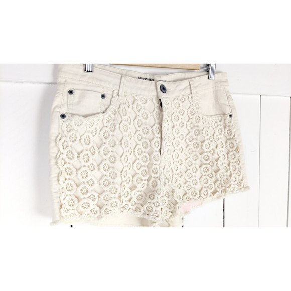 Cream crochet lace denim jeans shorts - Picture 2 of 5